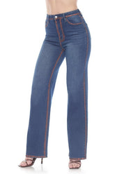 High waist and a straight or wide-leg fit