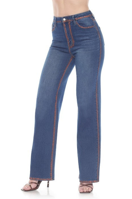 High waist and a straight or wide-leg fit